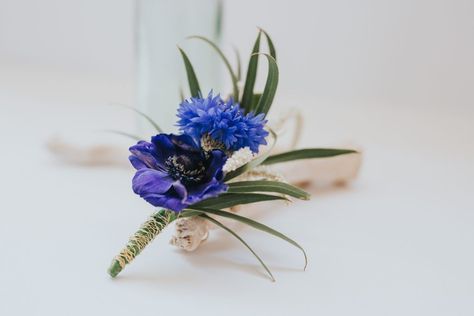 Boho Beach Wedding with Ombre Dress and Blue Wedding Cake  #bridal #beach #watercolour #blue #weddingstyling #alternativewedding #bluewedding #weddinginspo #bouquet #weddingdress #groom #weddinghair #stationary #weddingcake #tulle Wedding Makeup Blue, Wedding Dress Blue, Ombre Wedding Dress, Blue Wedding Cake, Ethical Wedding, Blue Wedding Inspiration, Beach Wedding Cake, Ombre Wedding, Boho Beach Wedding