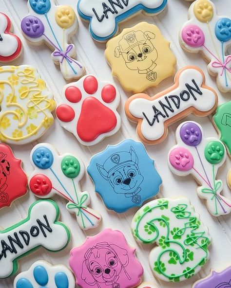 Paw Patrol Royal Icing Cookies, Paw Patrol Decorated Cookies, Paw Patrol Cookies Decorated, Galletas Paw Patrol, Gemstone Cookies, Paw Patrol Sugar Cookies, Bluey Cookies, Paw Patrol Treats, Paw Patrol Birthday Decorations