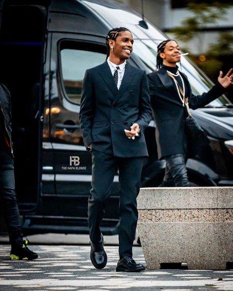 Asaprockyfits on Instagram: “A$AP Rocky wears a Celine suit, Bottega Veneta Shoes and Galt & Bro Necklace for his premiere of his new Documentary “Stockholm Syndrom” ⚠️…” Asap Rocky Outfits, Black Prom Suits, Black Men Suits, Men In Suits, Prom Suits For Men, Black Suit Men, Classy Outfits Men, Stockholm Syndrome, Classy Suits