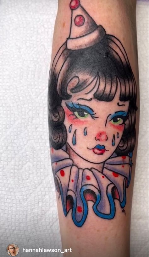 Girl Clown Tattoo, Female Clown Tattoo, Traditional Clown Tattoo, Clown Girl Tattoo, Clown Tattoos, Dark Art Paintings, Artsy Tattoos, Pin Up Girl Tattoo, Clown Girl