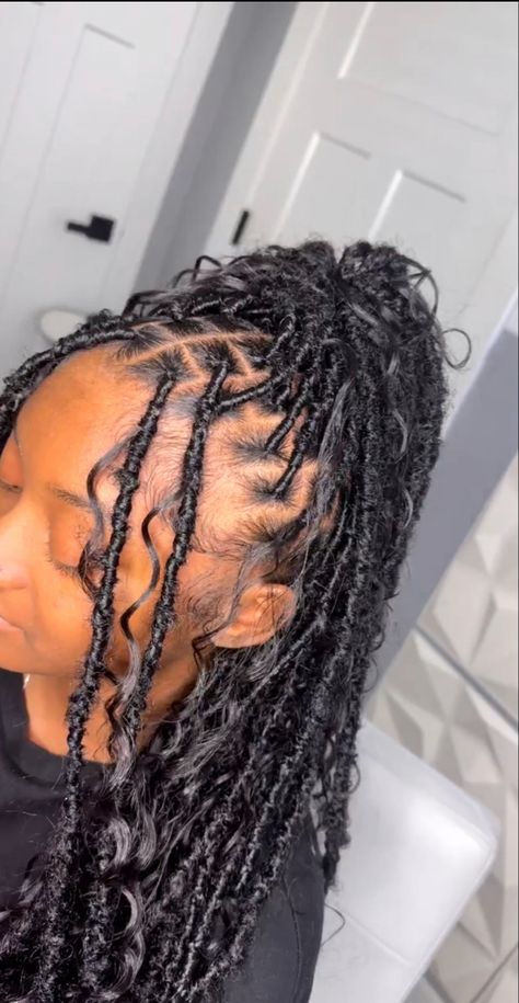 Logs Hairstyle, Soft Locs With Skunk Stripe, Island Locs, Braiding Hair Colors, Black Kids Braids Hairstyles, Boho Locs, Soft Locs, Faux Locs Hairstyles, African Hair Braiding Styles