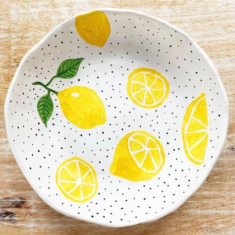 Sculpd | Pottery Reinvented on Instagram: “When life gives you lemons, make some lovely lemon inspired pottery 🍋☺️💛 Gorgeous painted plate by @meganalicep ! #sculpdit #sculpd…” Ceramic Cafe, Pottery Kit, Lemon Painting, Diy Pottery Painting, Painted Pots Diy, Pottery Workshop, Pottery Painting Designs, Diy Ceramic, Keramik Design