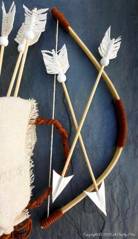 Make this no-sew quiver full of macramé arrows for Valentine’s Day using empty soda cans. It’s a fun gift idea and you can use it all year round in your home décor too. It only take an hour to make and you don’t need any fancy tools or equipment either. #VintageValentine #TinCanRecycle #ValentineGiftIdea #QuiverArrows #AcraftyMix #HomeDecor #MacrameArrow #Sodecanrepurpose Homemade Bow And Arrow, Arrow Crafts, Arrows Diy, Valentine Craft Ideas, Homemade Bows, Bags Making, Valentine Craft, Bow Arrows, Diy Valentine