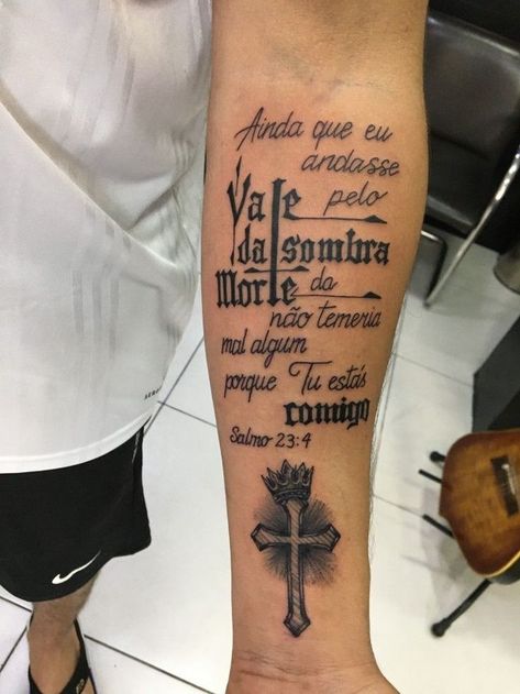 Tatuagem masculina: 6 ideias para te inspirar a fazer uma no braço em 2022 | Frases para mae tatuagem, Tatuagem, Tatuagem frase no braço Anonymous Tattoo, Rib Tattoos For Guys, Bible Tattoos, Christ Tattoo, Card Tattoo Designs, Tattoo Lettering Styles, Forearm Band Tattoos, Graffiti Tattoo, Joker Tattoo