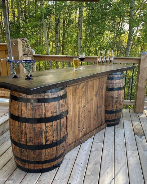 Rustic Outdoor Bar, Outdoor Bar And Grill, Bar Sala, Diy Home Bar, Bocce Ball, Backyard Fireplace, Bar Designs, Barrel Furniture, Backyard Pavilion