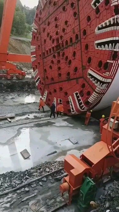 Products | Gadgets | Technology | This is so weird 😐 Follow for daily products ❤️ 🚀Follow us: @innovativegadgetss 🚀Follow us: @innovativegadgetss 🚀Follow us:… | Instagram Tunnel Boring Machine, Gadgets Technology, So Weird, Future Tech, Future Goals, Cool Tech, Satisfying Video, Technology Gadgets, Mechanical Engineering