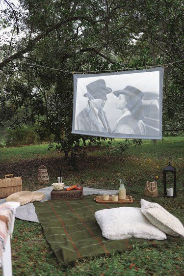 Elope Party, Outside Projector, Movie Night Birthday Party Ideas, Movie Night Birthday, Night Birthday Party, Diy Projector, Portable Projector Screen, Outdoor Movie Screen, Movie Night Birthday Party