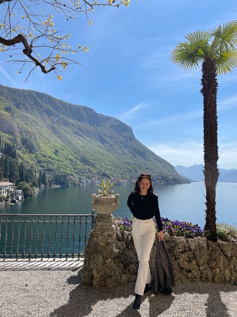 Italy Outfits Fall, Italy Outfits Spring, Milan Italy Travel, Lake Outfit, Bergamo Italy, Fits Aesthetic, Lake Como Italy, Europe Photos, Italy Outfits