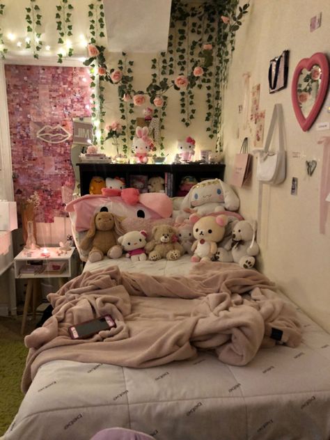 Coquette hello kitty plushies pink room tour Hello Kitty Room, Kitty Room, Hello Kitty Room Decor, Hello Kitty Rooms, Pink Room Decor, Deco Studio, Cute Bedroom Ideas, Pinterest Room Decor, Girly Room