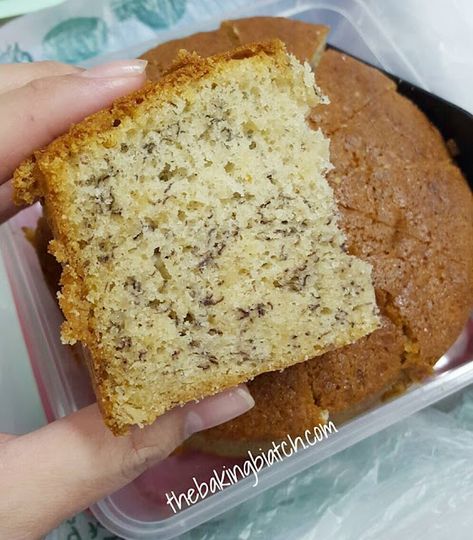 Banana Sponge Cake, Rich Banana Bread, Moist Banana Muffins, Banana Cake Recipe Easy, Banana Cakes, Super Moist Banana Bread, Cake Varieties, Delicious Banana Bread Recipe, Banana Nut Bread Recipe