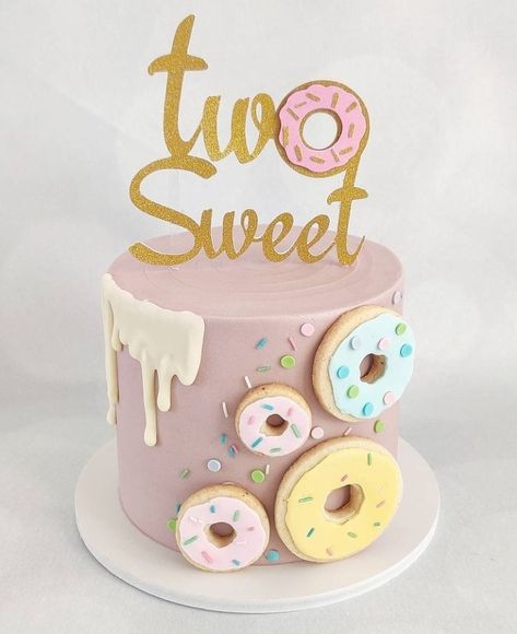 Simple Two Sweet Birthday Cake, Two Sweet Party 2nd Birthday Cake Ideas, Two Sweet Birthday Cake Ideas, Two Sweet Cake Ideas, Second Birthday Cake Ideas, Two Sweet Party 2nd Birthday Cake, Birthday Cake 2 Year Girl, 2 Sweet Birthday Cake, Donut Theme Cake