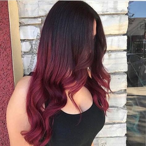 Burgandy Hair Color Ombre, Red Velvet Cake Hair Color, Dark To Red Ombre Hair, Burgandy Ombre Hair, Burgandy Ombre, Ombre Burgundy Hair, Hair Color Ideas 2022, Burgundy Ombre Hair, Ombre Hair Brunette