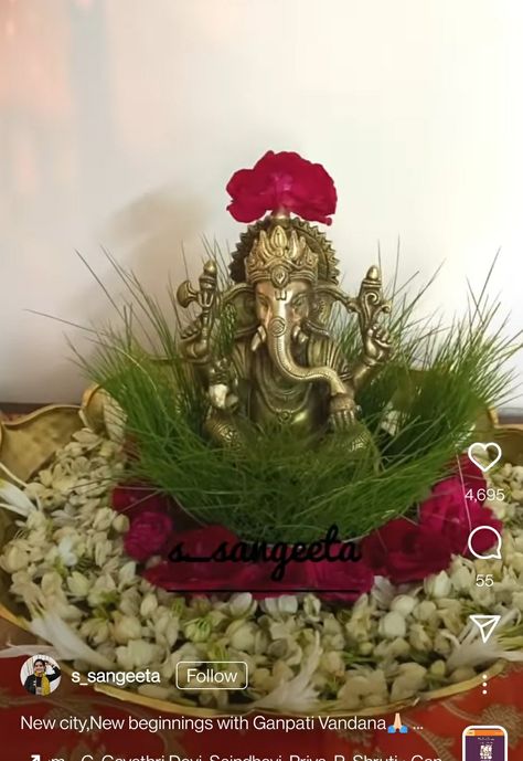 Ganesh Idol Decoration At Home, Ganpati Plate Decoration, Vinayakar Chathurthi Decor, Vinayaka Decoration At Home, Vigneswara Dampu Decoration, House Flower Decoration, Mandir Decoration, Ganesh Chaturthi Decoration, Home Flower Decor