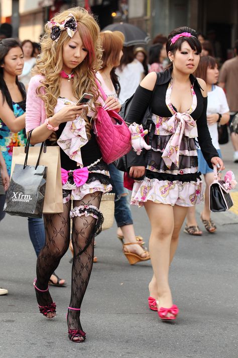 Gyaru Gal Fashion, Subtle Gyaru Outfits, Garyu Fashion, Japanese Gyaru Fashion, Haaady Gyaru Fashion, Gyura Fashion, Guyru Fashion Style, Ganguro Gyaru Outfit, Modest Gyaru