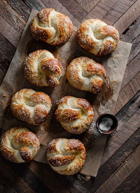 Soft Pretzel Knots Pretzel Knots, Popover Recipe, Soft Pretzel Recipe, Pretzel Rolls, Hot Cheese, Homemade Pretzels, Homemade Soft Pretzels, Soft Pretzel, Pretzels Recipe