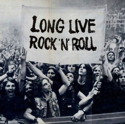 90s Metalhead, Taylor Jenkins Reid, Daisy Jones And The Six, Daisy Jones, Live Rock, 80s Music, Rock'n Roll, Long Live