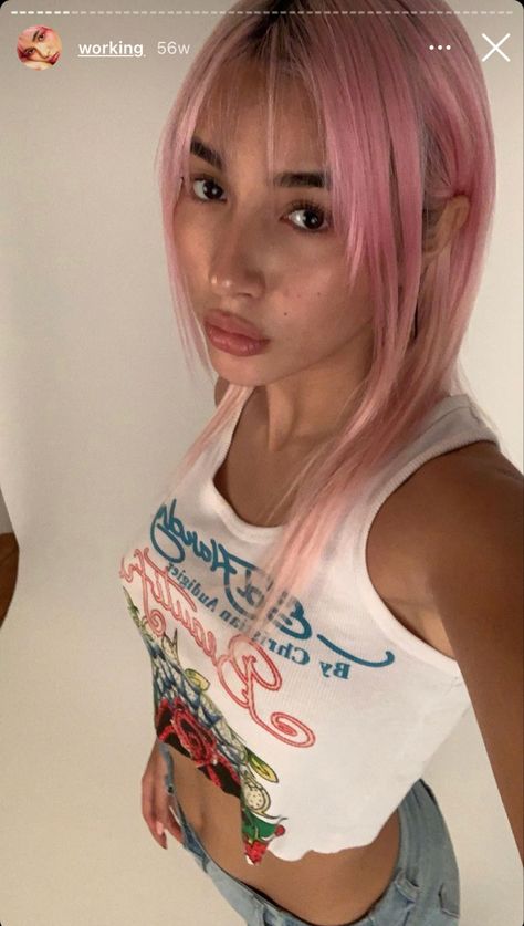 Light Pink Hair Tan Skin, Pastel Pink Hair On Brown Skin, Light Pink Hair On Tan Skin, Coral Pink Hair Color, Brunette Pink Hair, Pink Toned Hair, Pastel Pink Hair Aesthetic, Cool Toned Pink Hair, Light Pink Hair Pastel