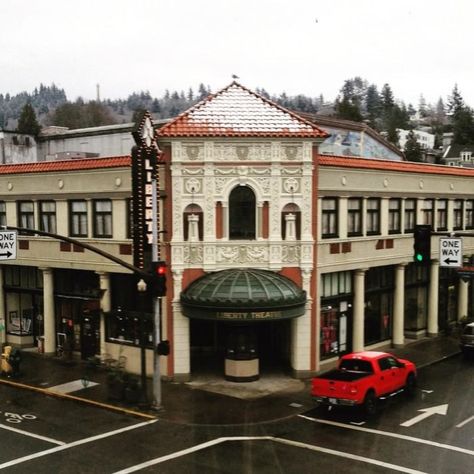 Astoria Is The Most Historic - And Haunted - Town In Oregon Astoria Oregon Aesthetic, Haunted Oregon, Haunted Town, Haunted Towns, Roseburg Oregon, Oregon Trip, Beaverton Oregon, Astoria Oregon, 2025 Wedding