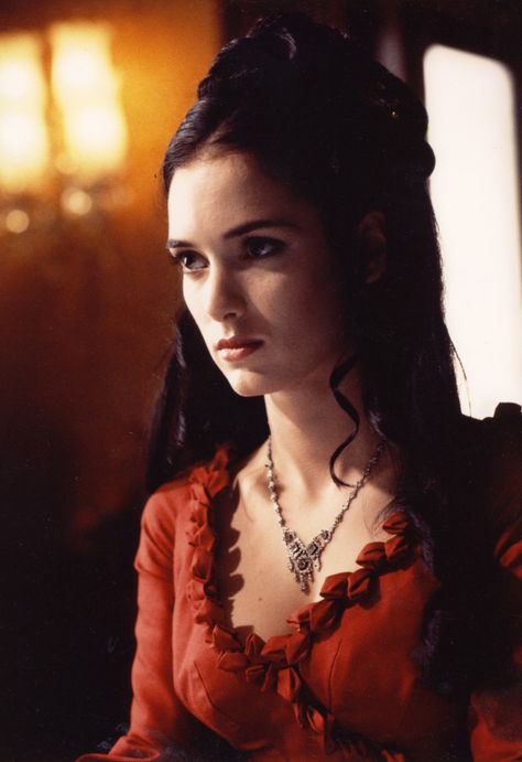 BRAM STOKERS “DRACULA” ‹ Michele Burke Winona Ryder Movies, Winona Ryder Style, Mina Harker, Dracula 1992, Winona Forever, Halloween Film, Female Vampire, Bram Stoker's Dracula, Bram Stoker