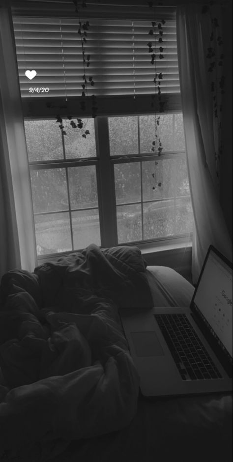 Cloudy Day Aesthetic Cozy, Cozy Bedroom Rainy Day, Rainy Day Aesthetic Bedroom, Rainy Room Aesthetic, Rainy Apartment, Rainy Day Room, Light Aesthetic Bedroom, Cozy Rainy Day Aesthetic, Cosy Rainy Day