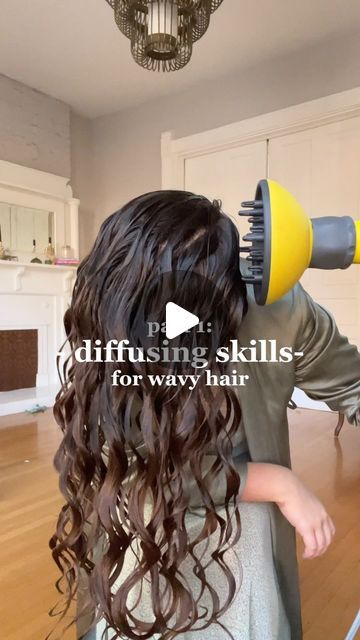 Wet Hair Curls, Blow Dry Curly Hair, 2a Hair, Dry Long Hair, Enhance Natural Curls, Dry Curly Hair, Hair Diffuser, Soaking Wet, Curly Hair Videos