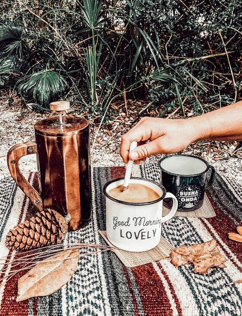 Things For Camping, Camping Comfortably, Camping Coffee Maker, Camping Things, Florida Camping, Camping Photo, Camping Inspiration, Comfortable Camping, Camping Vibes