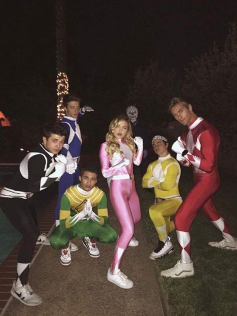 From Gigi Hadid to Taylor Swift, Every Costume Your Favorite Celebrities Wore This Halloween Disfraz Power Ranger, Power Rangers Disfraz, Power Rangers Halloween, Power Rangers Halloween Costume, 90's Costume, 2015 Halloween Costumes, Halloween Fits, Power Rangers Costume, Cute Group Halloween Costumes