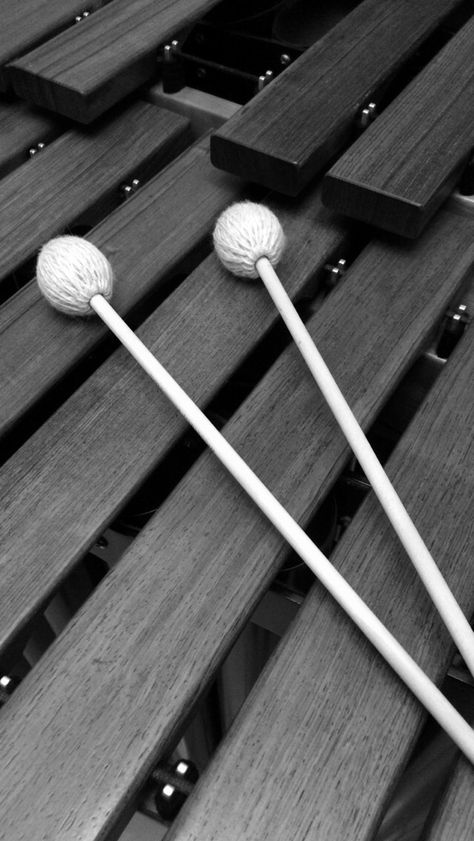 Marimba Aesthetic, Drumline Aesthetic, Percussion Aesthetic, Pretty Instruments, Practice Room, Android Wallpaper Dark, Band Jokes, Band Photography, Band Geek