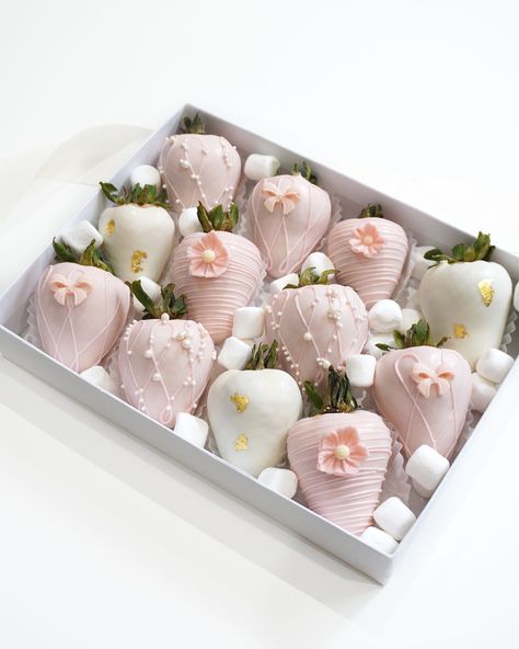 Blushing berries, dipped in decadence. Our pink and white chocolate-covered strawberries are a dreamy delight! 💕🍫 . . . #vancouver #vancouvereats #vancouvertreats #yvreats #vancouverfoodie #vancityfoodie #chocolatecoveredstrawberries #yvrstrawberries #yvrsweets #giftideas #vancouvergifts #dippedstrawberries #dippedfruit #chocoberries Strawberries Dipped In White Chocolate, Chocolate Covered Strawberries Anniversary, Strawberries Covered In Chocolate Ideas, Chocolate Covered Strawberries White, Cute Chocolate Covered Strawberries, Chocolate Covered Strawberries Ideas, Strawberry Dipped In Chocolate, Pink Chocolate Covered Strawberries, 30th Ideas