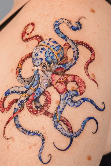 Octopus Tattoos Wrap Around Arm, Blue Back Tattoo, Porcelain Tattoo Blue, Blue Porcelain Tattoo, Kintsugi Tattoo Ideas, Sara Tattoo, Porcelain Tattoo, Kintsugi Tattoo, Leg Tats