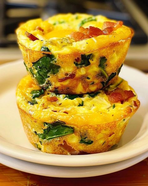 Breakfast Egg Muffins with Bacon and Spinach Spinach And Bacon Quiche, Bacon Egg Muffins, Breakfast Egg Muffins, Quiche Muffins, Spinach And Bacon, Bacon Muffins, Snack On The Go, Spinach Muffins, Egg Muffins Breakfast