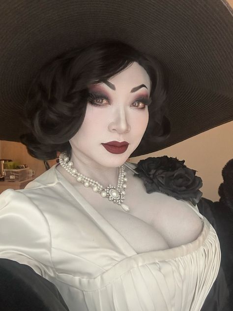 (19) Yaya Han on X: "Am Vampire Mommy today https://t.co/nFnaOcaA0S" / X Yaya Han