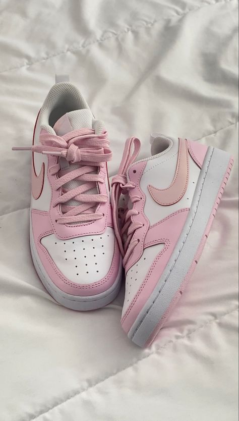 Nike Rosa, Dr Shoes, Trendy Shoes Sneakers, Preppy Shoes, Pretty Shoes Sneakers, Cute Nike Shoes, Girly Shoes, Cute Nikes, Shoe Inspo