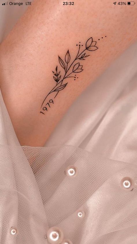 Tato Henna, Small Pretty Tattoos, Petite Tattoos, Inspiration Tattoos, Mother Tattoos, Small Hand Tattoos, Classy Tattoos, Discreet Tattoos, Dainty Tattoos