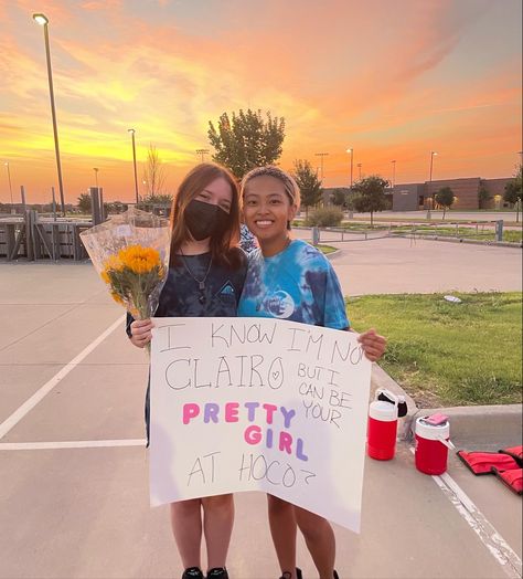 wlw homecoming proposal Girlfriend Promposal Ideas, Lesbian Hoco Proposal Ideas, Wlw Hoco Proposals, Wlw Promposal, Wlw Homecoming, Promposal Signs, Wlw Hoco, Promposal Ideas For Best Friends, Cute Hoco Proposals