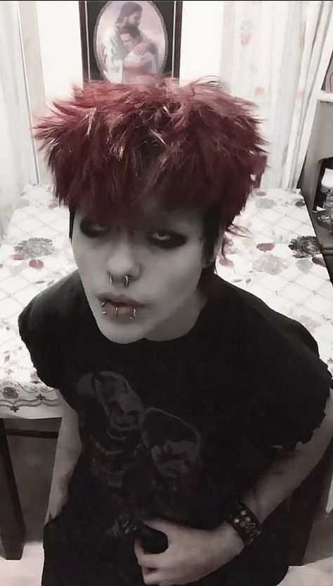 Male Emo Makeup, Alt Boy Makeup, Male Goth Makeup, Punk Makeup Men, Goth Boy Makeup, Male Makeup Looks, Emo Boy Makeup, Goth Male, Trad Goth Makeup