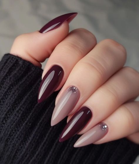 Fall Nail Designs Stiletto, Almond Fall Acrylic Nails, Fall Oval Nails Design, Dark Nails For Fall, Berry Nails Design, Aubergine Nails, Fall Stiletto Nails Design, Maroon Fall Nails, Fall Stiletto Nails