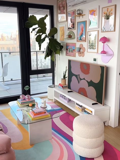 Small Tv Room Ideas, Bushwick Apartment, Room Ideas Colorful, Apartment Entryway Ideas, Tv Room Ideas, Colorful Maximalism, Quirky Apartment, Small Tv Room, Small Tv