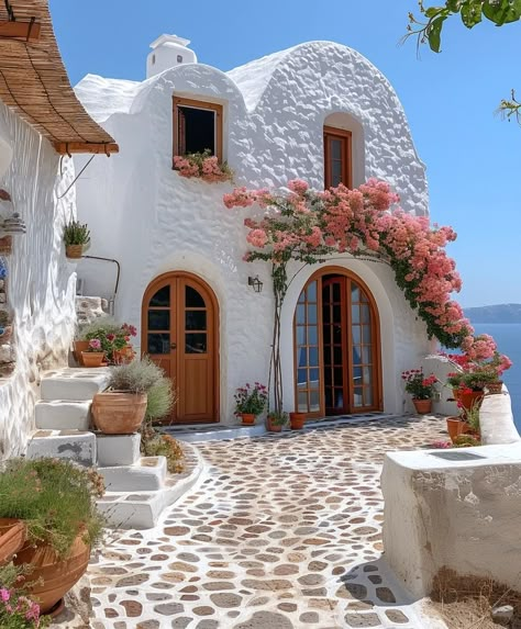 Stone Cabin, Small Beach Houses, Santorini House, Wallpaper Luxury, Best Home Design, Tiny House Nation, Bedroom Aesthetics, Greek House, Spanish Style Home