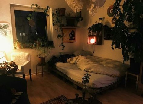 Academia Room, Redecorate Bedroom, Aesthetic Rooms, Pretty Room, Dreamy Room, Dream Room Inspiration, Cozy Room, Room Inspiration Bedroom, Bedroom Aesthetic