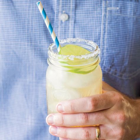 Classic Lime Margarita Recipe, Lemon Lime Margarita, Fresh Margarita Recipe, Perfect Margarita Recipe, Key Lime Margarita, Lime Margarita Recipe, Frozen Mango Margarita, Fresh Margarita, Classic Margarita Recipe