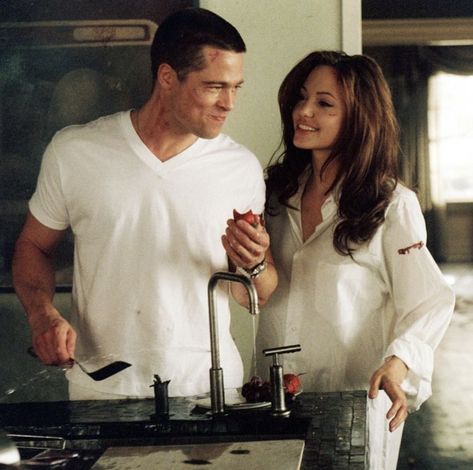 Mrs Smith, Angelina Jolie, A Man