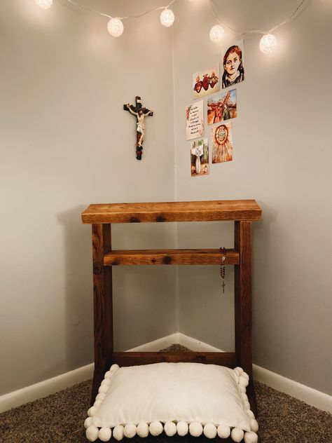 #kneeler #prayer #prayercorner #catholic #catholicsaints #catholicprayers #cross #lights Altar Ideas Christian, Heavenly Room Decor, Catholic Room Decor, Catholic Prayer Room, Prayer Corner Catholic, Prayer Kneeler, Catholic Altar Home, Home Chapel Catholic, Prayer Altar At Home