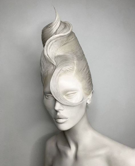 New York Fashion Week Hair, Drag Hair Wigs, Front Bump Hairstyles, Goofy Pics To Airdrop, Futuristic Hairstyle, Crazy Wigs, Futuristic Hair, Pelo Editorial, Drag Hair