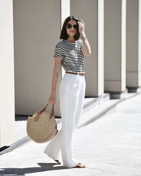 15+ Old Money Summer Outfit Ideas for Effortless Chic ☀️ Capsule Wardrobe Accessories, Parisian Summer, White Pants Outfit, Casual Chic Outfits, Chic Summer Outfits, Stripe Outfits, Wardrobe Accessories, Summer Capsule Wardrobe, Mode Casual