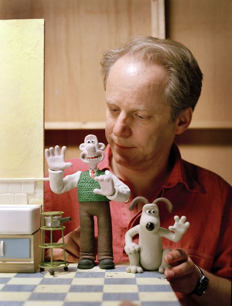 David Sproxton CBE born January 6 1954 is one of the cofounders together with Peter Lord of the Aardman Animations studio David graduated from Collingw Buzzfeed Movies, Nick Park, Clay Animation, Early Man, Movie Animation, Animation News, Aardman Animations, Animation Stop Motion, Tv Program