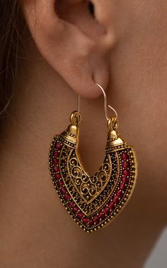 Micro Mosaic Jewelry, Antique Gold Earrings, Antique Jewelry Indian, Red Thread, Antique Gold Jewelry, Jewelry Design Earrings, Indian Earrings, Ethnic Earrings, Classy Jewelry