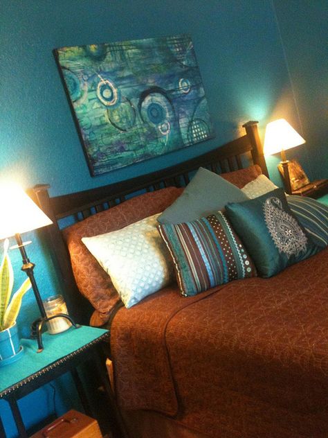 Our turquoise + marine blue + chocolate brown bedroom. Aqua And Brown Bedroom, Brown And Aqua 2000s, Chocolate Bedding, Chocolate Brown Bedrooms, Turquoise Bedroom, Striped Pillows, Teal Rooms, Textured Turquoise, Brown Wall Decor