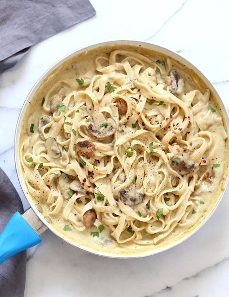 The Best Vegan Mushroom Garlic Alfredo with no nuts. Garlicky, Creamy, Amazing Vegan Fettuccine Alfredo. Nut-free, Easily Gluten-free, soy-free. | VeganRicha.com Alfredo Potatoes, Alfredo With Mushrooms, Alfredo Healthy, Garlic Fettuccine, Fetuchini Alfredo, Vegan Fettuccine, Vegan Fettuccine Alfredo, Potatoes Mushrooms, Cauliflower Vegan