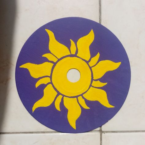 Dvd Art Paint, Drawing On Disk, Vynil Paint Ideas, Painting Cds Ideas, Painting On Cd Ideas, Vinyl Painting Ideas Easy, Ideas Para Pintar Cd, Ideas Para Pintar Cds, Painting Cd Ideas